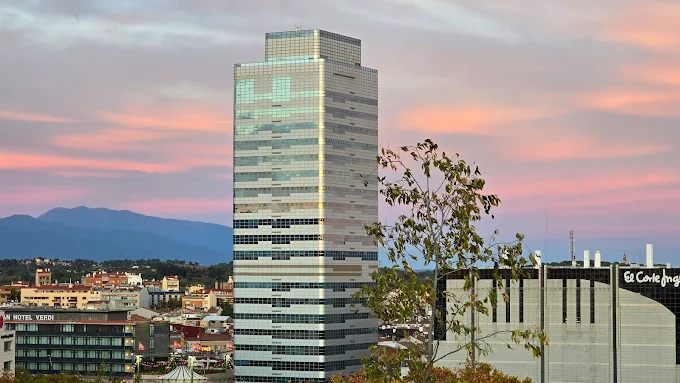 Torre empresarial a Sabadell on s'ubica Mercaconsult